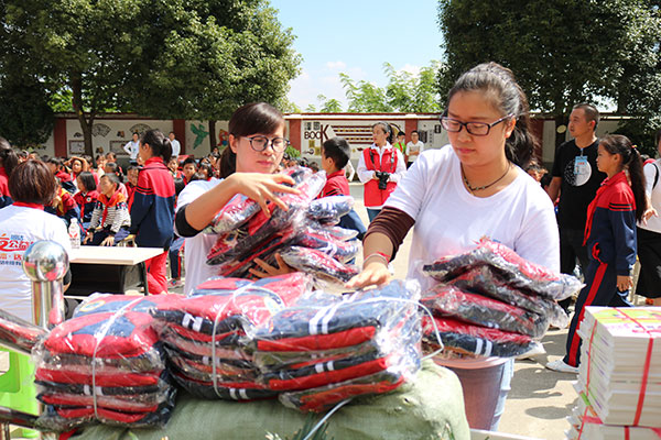 夏云鎮黃龍小學公益活動